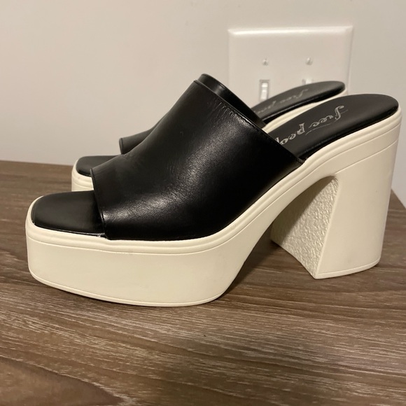 Free People Zoe Platform Slide Sandal Size 6 BlackCream Chunky Boho Romance Edgy - Picture 9 of 10